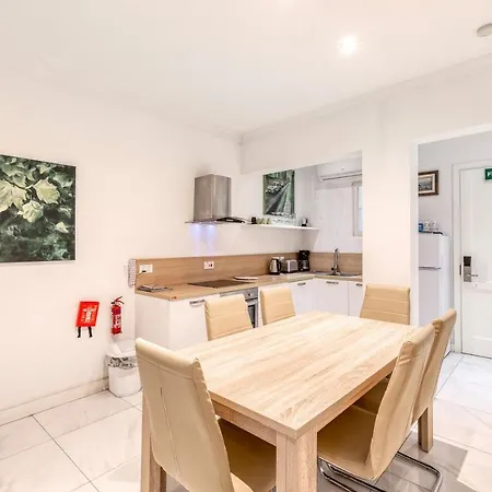 Apartman Mesmerising Views For A 2br In The Capital By 360 Estates *