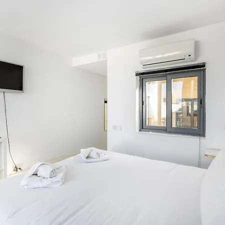 Apartman Mesmerising Views For A 2br In The Capital By 360 Estates