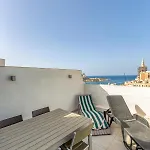 Deluxe Apartment *