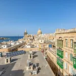 Deluxe * Valletta