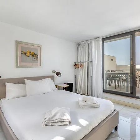 Mesmerising Views For A 2br In The Capital By 360 Estates * La Valette