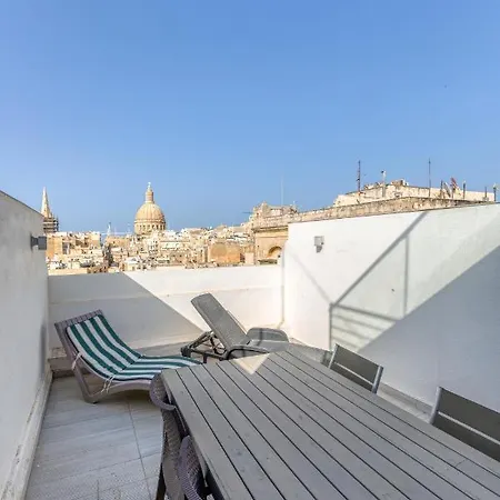 Mesmerising Views For A 2br In The Capital By 360 Estates Lejlighed