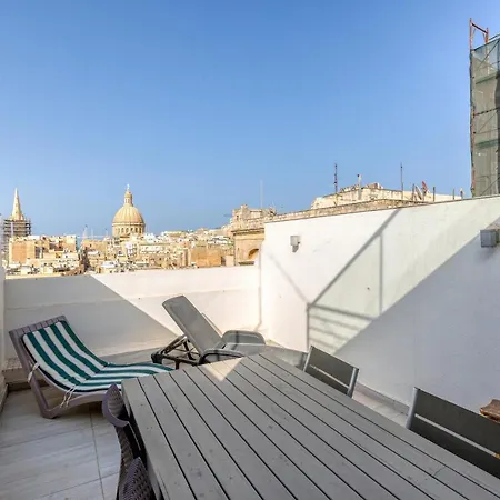 Mesmerising Views For A 2br In The Capital By 360 Estates Lejlighed